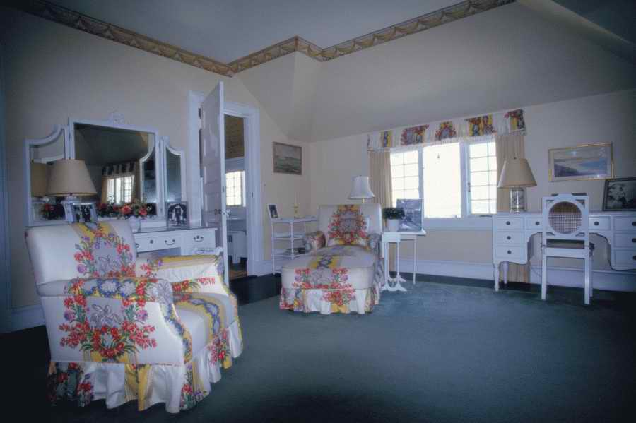 Interior 1 - Corbis Online ></a>
<script language=JavaScript> 
  var txt = 