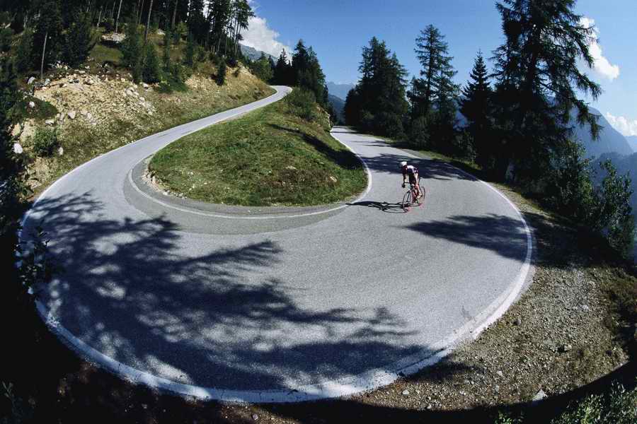 Road 3 - Corbis Online ></a>
<script language=JavaScript> 
  var txt = 