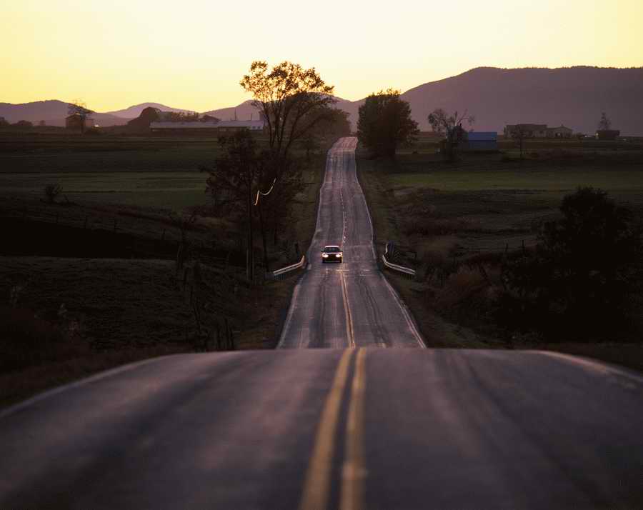 Road 3 - Corbis Online ></a>
<script language=JavaScript> 
  var txt = 