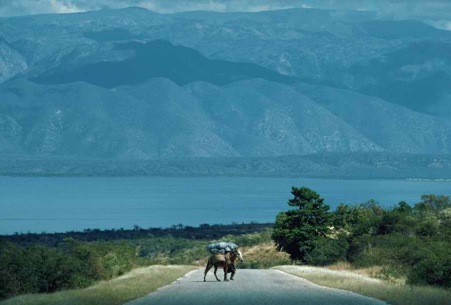 Road 3 - Corbis Online ></a>
<script language=JavaScript> 
  var txt = 