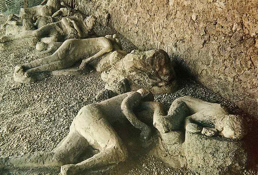 Ruins of Ancient 2 - Corbis Online ></a>
<script language=JavaScript> 
  var txt = 
