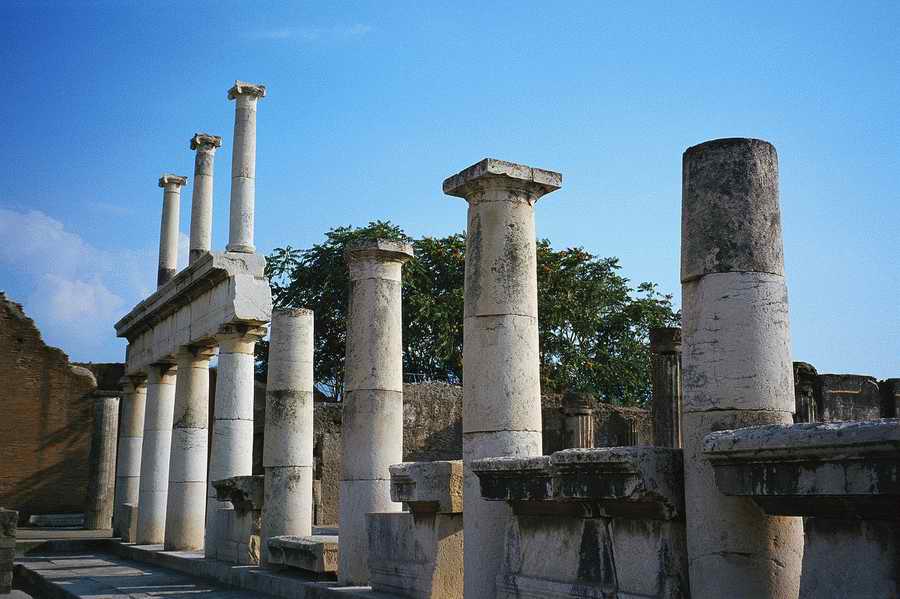 Ruins of Ancient 2 - Corbis Online ></a>
<script language=JavaScript> 
  var txt = 