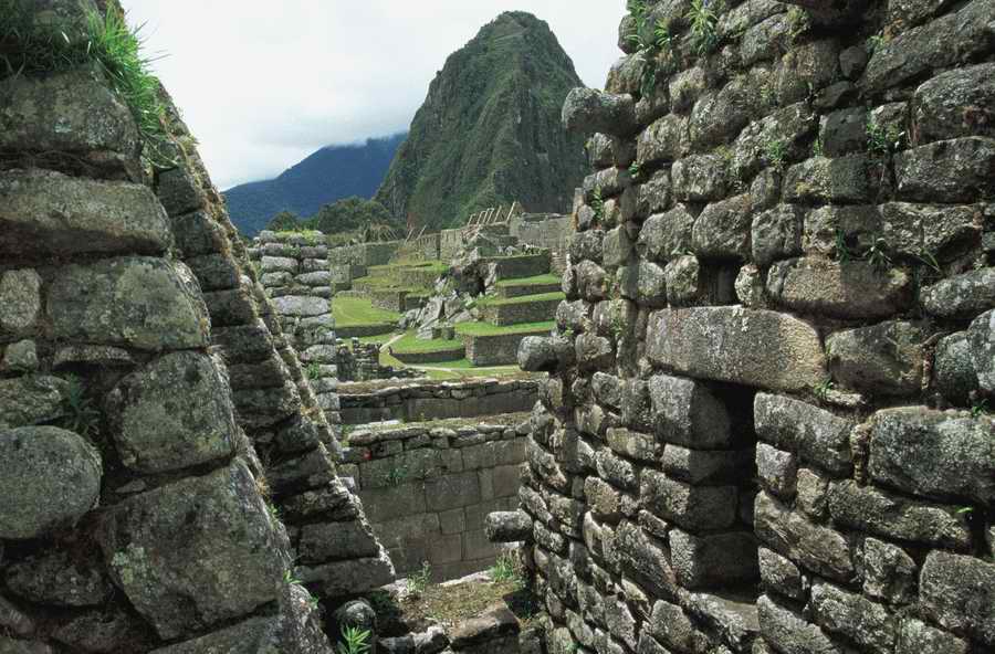 Ruins of Ancient 2 - Corbis Online ></a>
<script language=JavaScript> 
  var txt = 