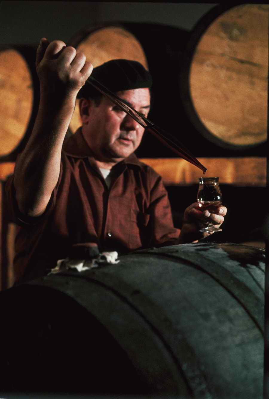 Vinification - Corbis Online ></a>
<script language=JavaScript> 
  var txt = 