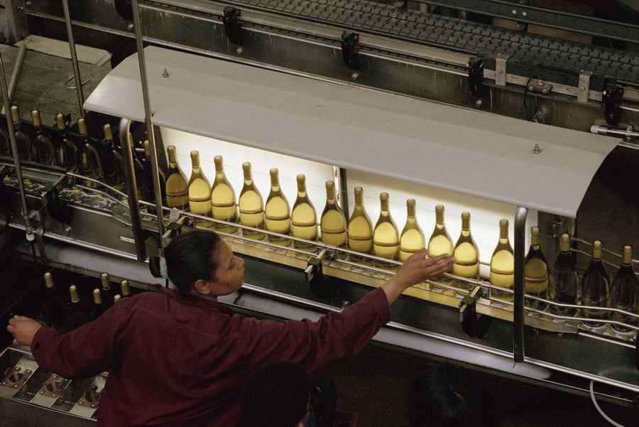 Vinification - Corbis Online ></a>
<script language=JavaScript> 
  var txt = 