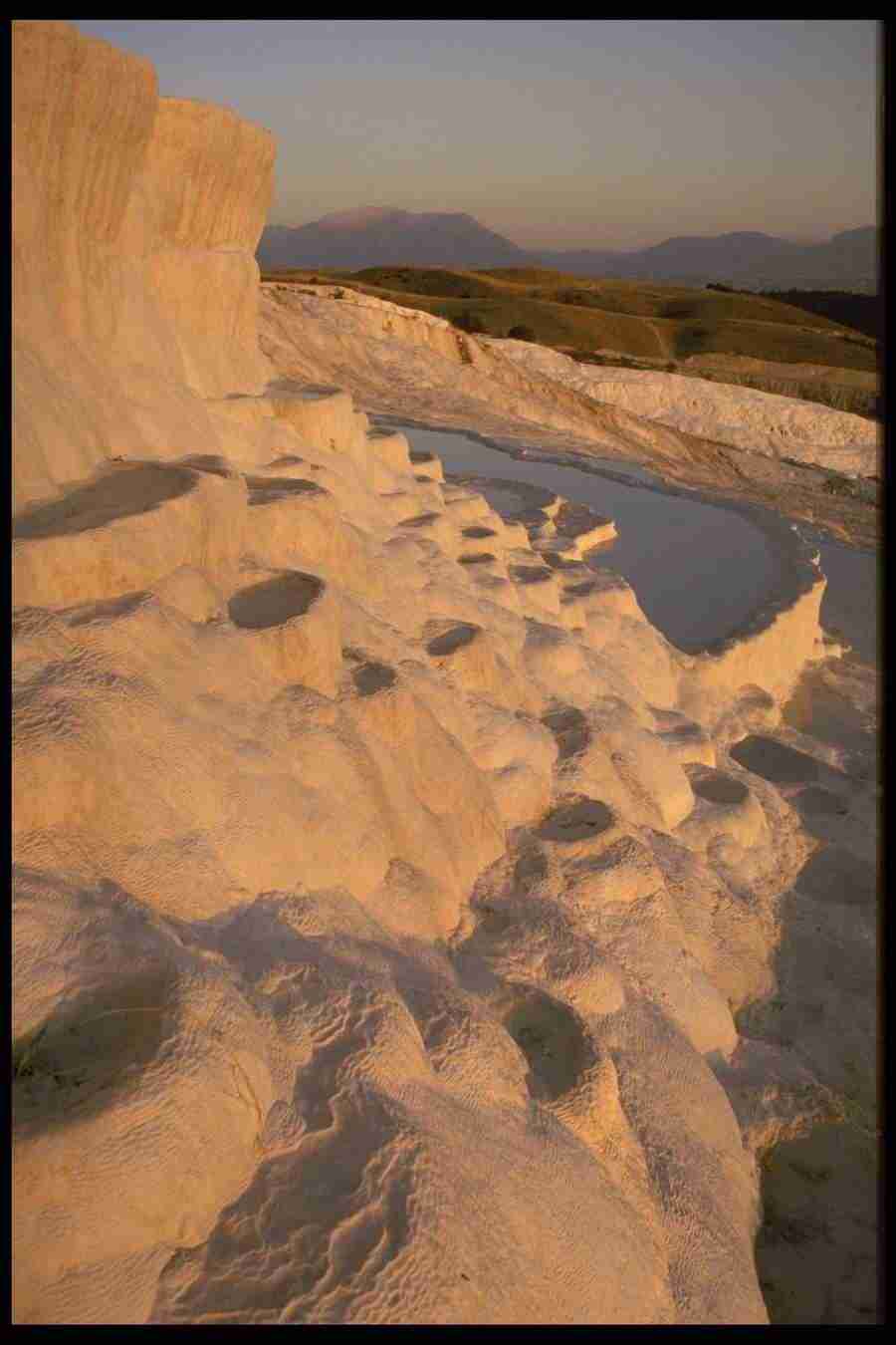 Alien Landscapes - Corel Professional Photos ></a>
<script language=JavaScript> 
  var txt = 