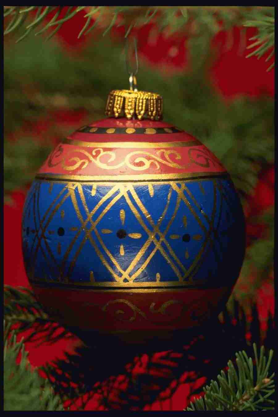 Christmas Celebration - Corel Professional Photos ></a>
<script language=JavaScript> 
  var txt = 