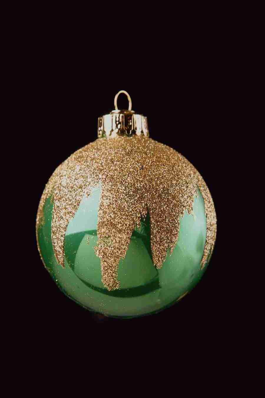 Christmas Celebration - Corel Professional Photos ></a>
<script language=JavaScript> 
  var txt = 
