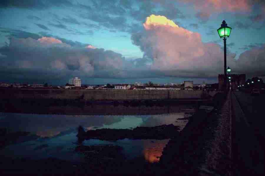 Evening Skies - Corel Professional Photos ></a>
<script language=JavaScript> 
  var txt = 