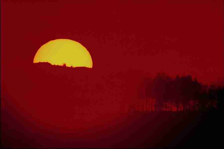 Evening Skies - Corel Professional Photos ></a>
<script language=JavaScript> 
  var txt = 