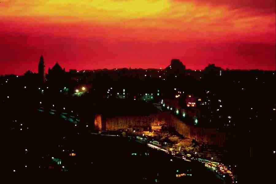 Evening Skies - Corel Professional Photos ></a>
<script language=JavaScript> 
  var txt = 