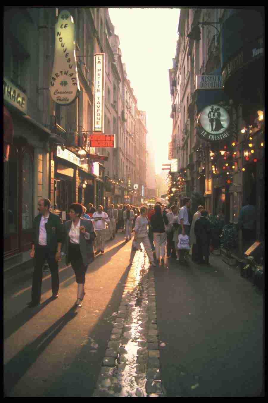 France - Corel Professional Photos ></a>
<script language=JavaScript> 
  var txt = 