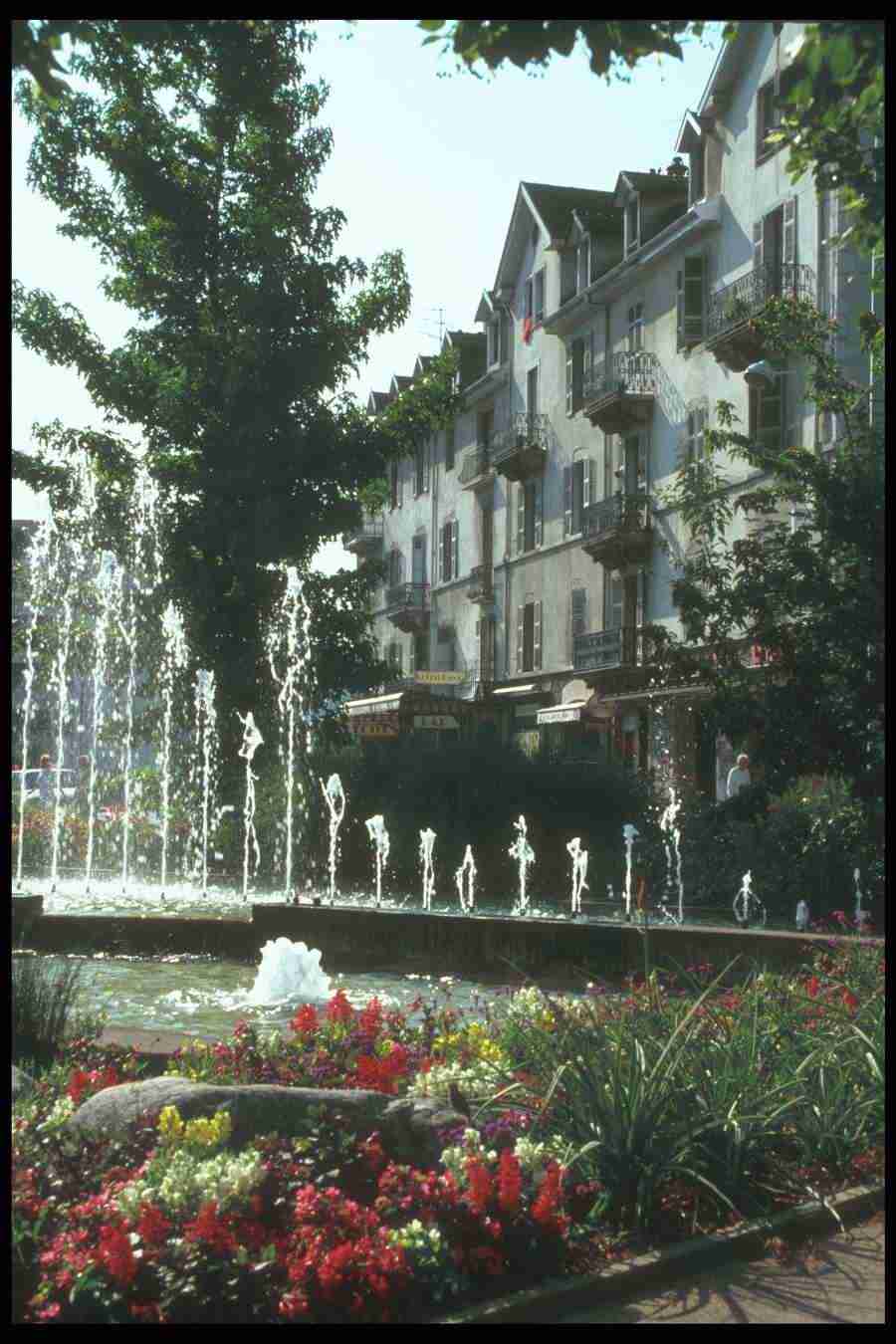 France - Corel Professional Photos ></a>
<script language=JavaScript> 
  var txt = 