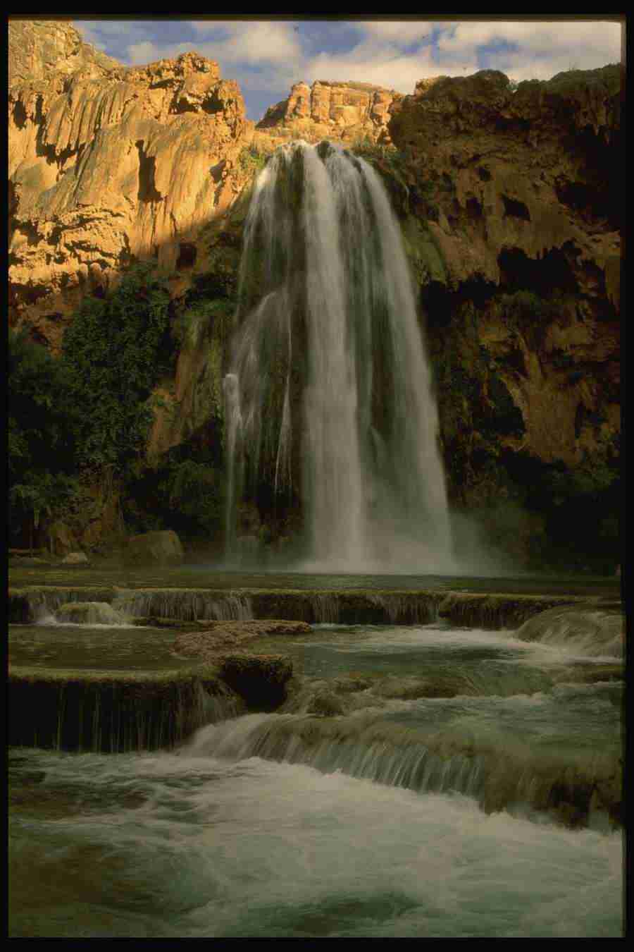 Grand Canyon - Corel Professional Photos ></a>
<script language=JavaScript> 
  var txt = 