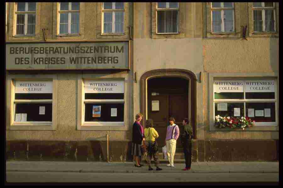 Germany - Corel Professional Photos ></a>
<script language=JavaScript> 
  var txt = 