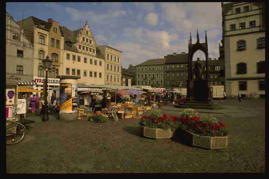 Germany - Corel Professional Photos ></a>
<script language=JavaScript> 
  var txt = 