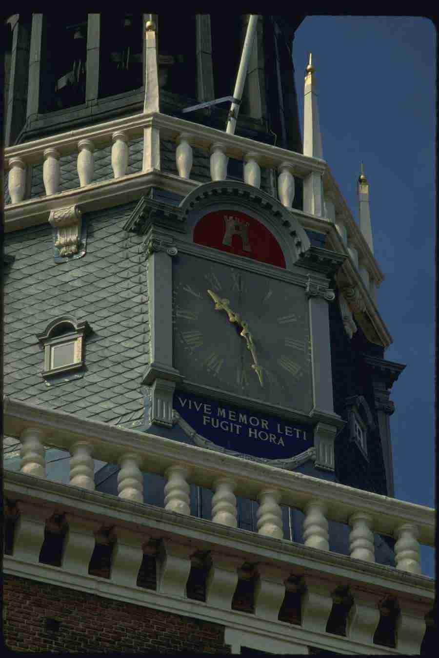 Holland - Corel Professional Photos ></a>
<script language=JavaScript> 
  var txt = 