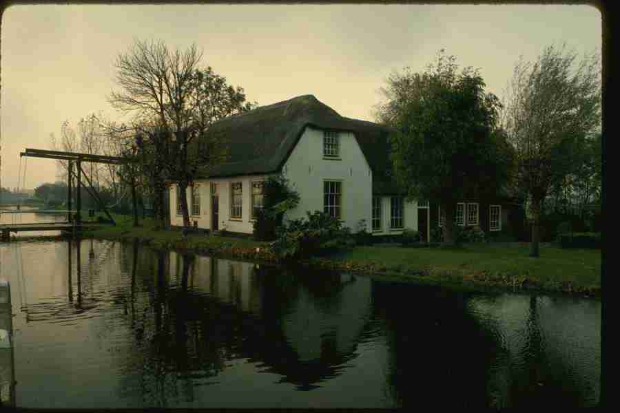 Holland - Corel Professional Photos ></a>
<script language=JavaScript> 
  var txt = 
