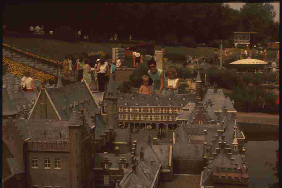 Holland - Corel Professional Photos ></a>
<script language=JavaScript> 
  var txt = 