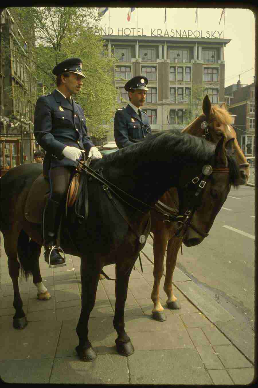 Holland - Corel Professional Photos ></a>
<script language=JavaScript> 
  var txt = 