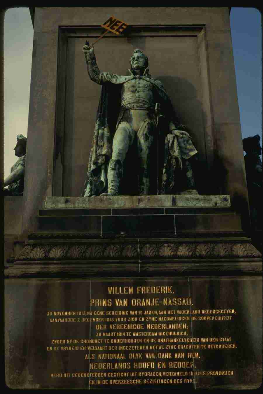 Holland - Corel Professional Photos ></a>
<script language=JavaScript> 
  var txt = 