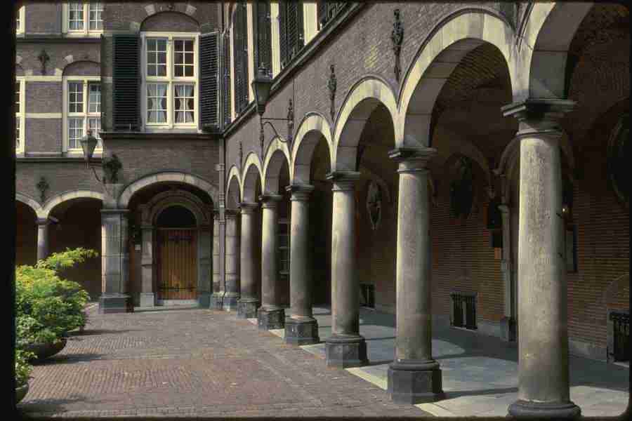 Holland - Corel Professional Photos ></a>
<script language=JavaScript> 
  var txt = 