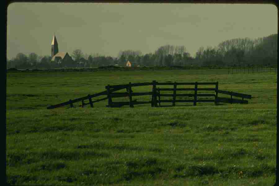 Holland - Corel Professional Photos ></a>
<script language=JavaScript> 
  var txt = 