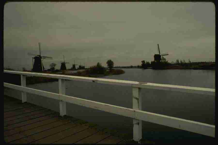 Holland - Corel Professional Photos ></a>
<script language=JavaScript> 
  var txt = 