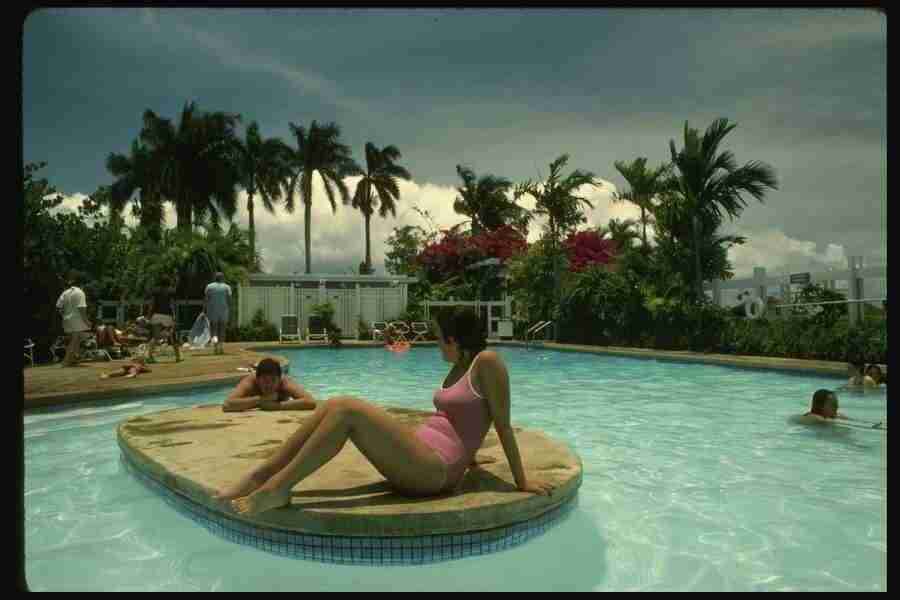 Hawaii - Corel Professional Photos ></a>
<script language=JavaScript> 
  var txt = 