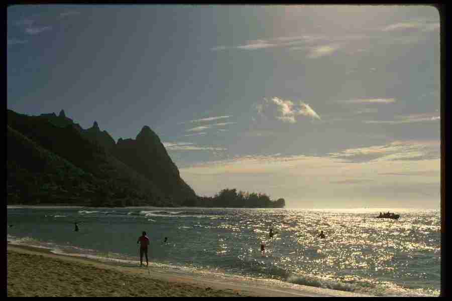 Hawaii - Corel Professional Photos ></a>
<script language=JavaScript> 
  var txt = 