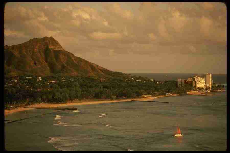 Hawaii - Corel Professional Photos ></a>
<script language=JavaScript> 
  var txt = 