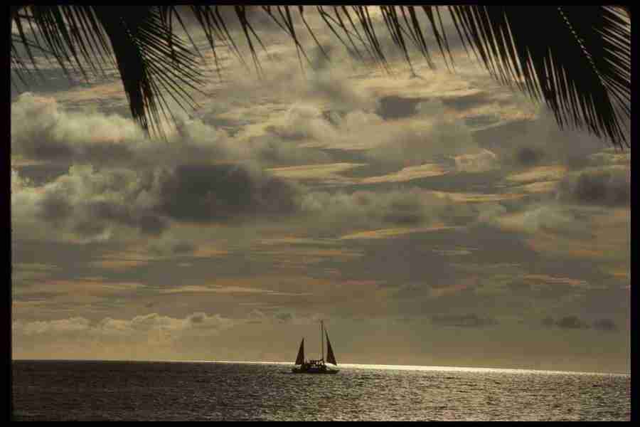 Hawaii - Corel Professional Photos ></a>
<script language=JavaScript> 
  var txt = 