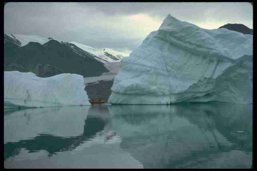 Ice and Icebergs - Corel Professional Photos ></a>
<script language=JavaScript> 
  var txt = 