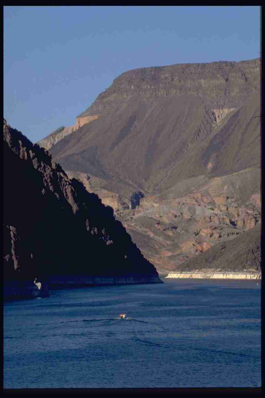 Lakes & Rivers - Corel Professional Photos ></a>
<script language=JavaScript> 
  var txt = 