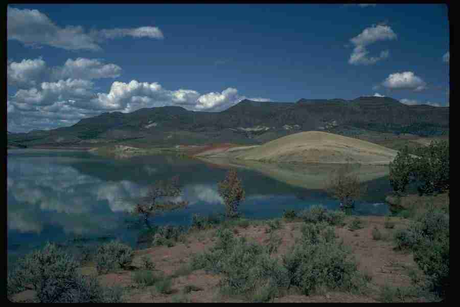 Lakes & Rivers - Corel Professional Photos ></a>
<script language=JavaScript> 
  var txt = 