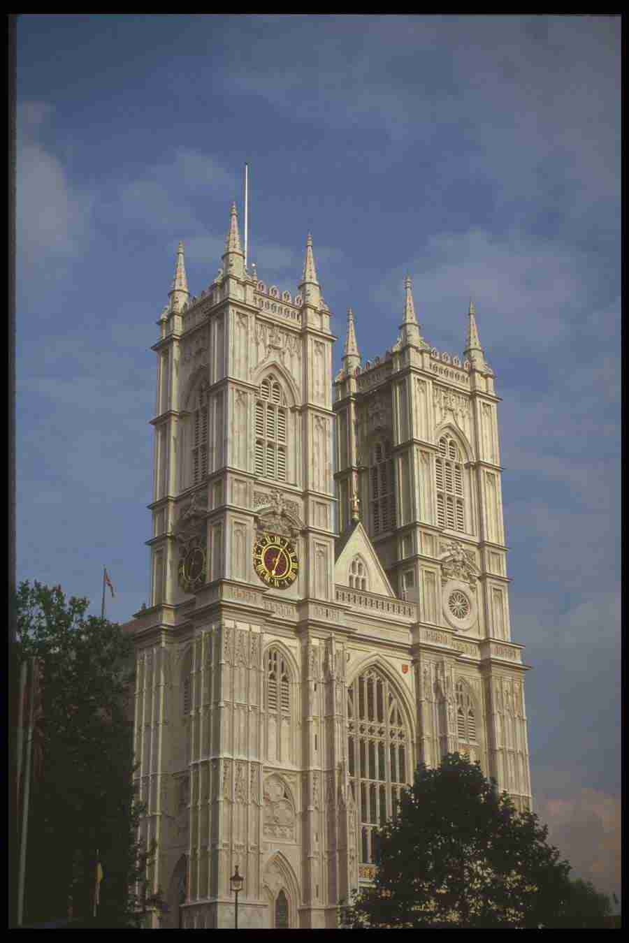 London England - Corel Professional Photos ></a>
<script language=JavaScript> 
  var txt = 
