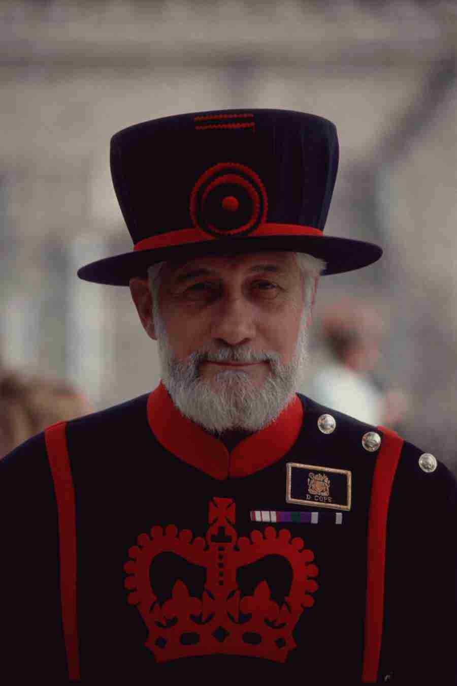 London England - Corel Professional Photos ></a>
<script language=JavaScript> 
  var txt = 