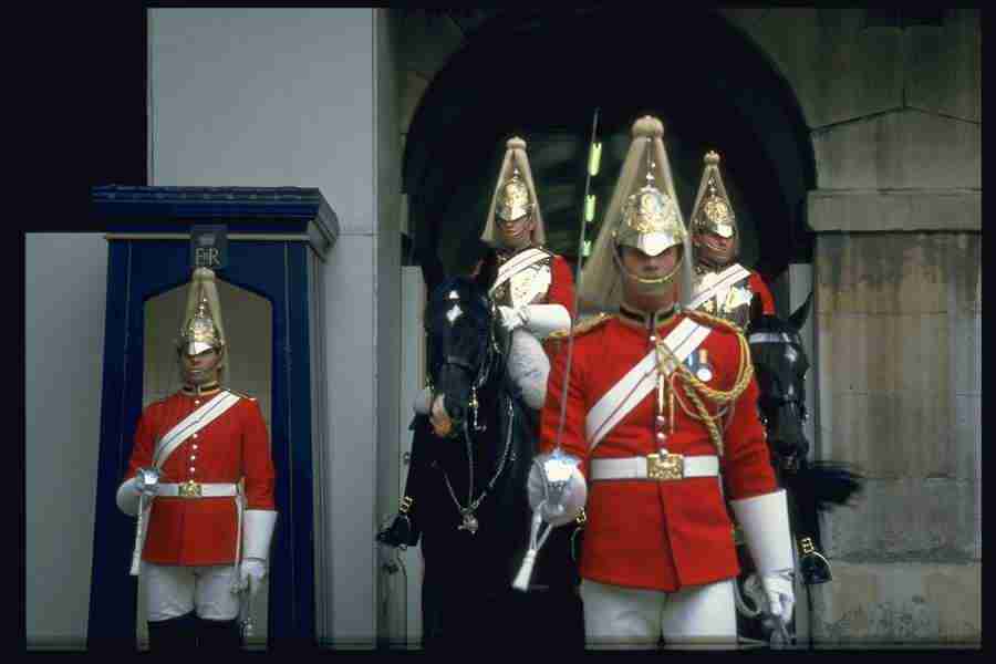 London England - Corel Professional Photos ></a>
<script language=JavaScript> 
  var txt = 