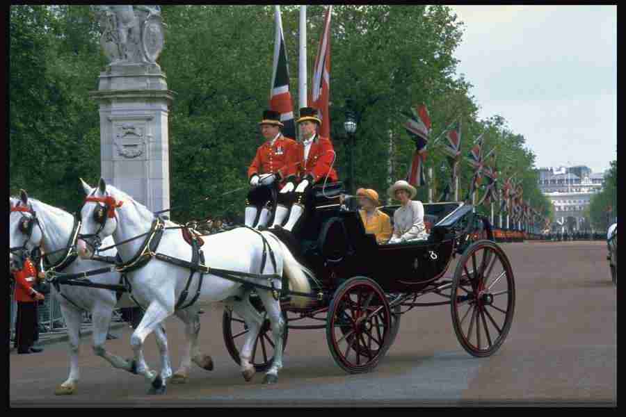 London England - Corel Professional Photos ></a>
<script language=JavaScript> 
  var txt = 