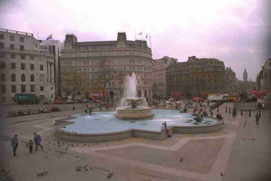 London England - Corel Professional Photos ></a>
<script language=JavaScript> 
  var txt = 