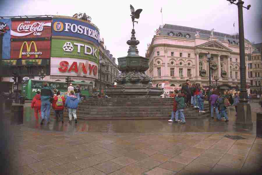 London England - Corel Professional Photos ></a>
<script language=JavaScript> 
  var txt = 
