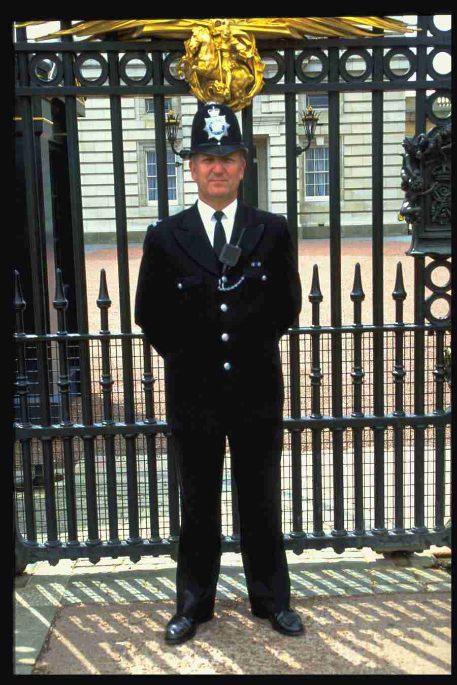 London England - Corel Professional Photos ></a>
<script language=JavaScript> 
  var txt = 