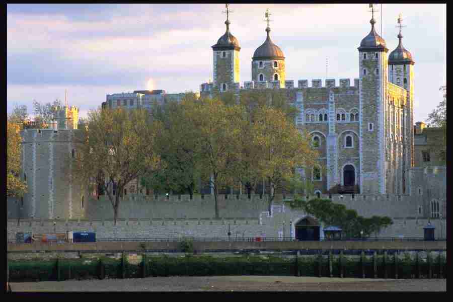 London England - Corel Professional Photos ></a>
<script language=JavaScript> 
  var txt = 