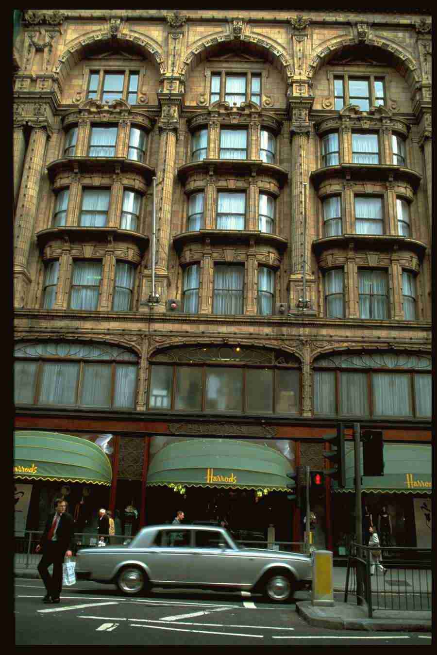 London England - Corel Professional Photos ></a>
<script language=JavaScript> 
  var txt = 