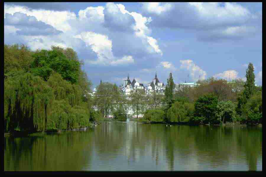 London England - Corel Professional Photos ></a>
<script language=JavaScript> 
  var txt = 