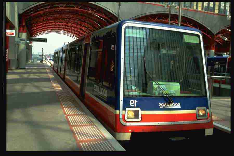 London England - Corel Professional Photos ></a>
<script language=JavaScript> 
  var txt = 