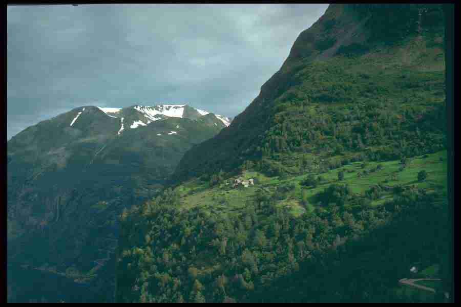 Landscape Of The World - Corel Professional Photos ></a>
<script language=JavaScript> 
  var txt = 