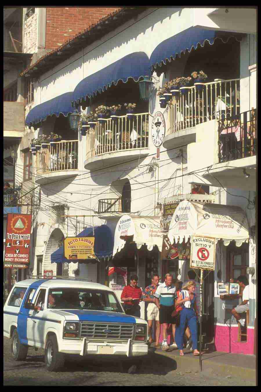 Mexico - Corel Professional Photos ></a>
<script language=JavaScript> 
  var txt = 