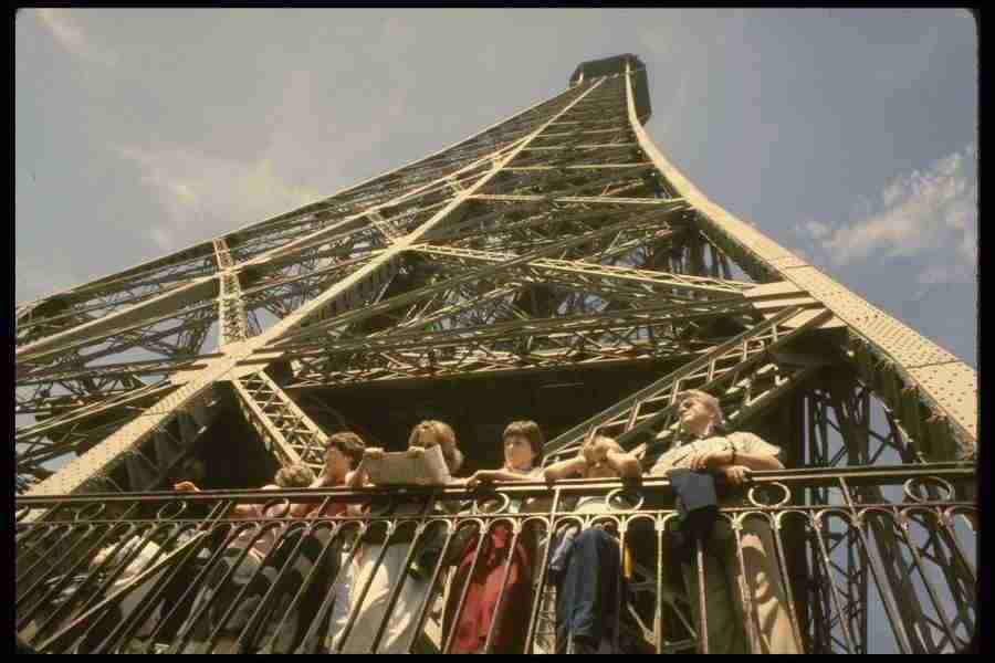 Paris - Corel Professional Photos ></a>
<script language=JavaScript> 
  var txt = 