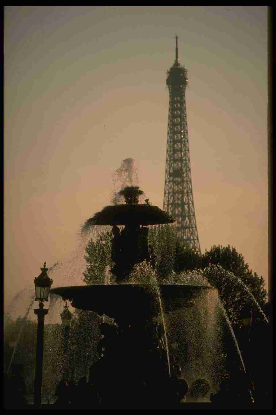 Paris - Corel Professional Photos ></a>
<script language=JavaScript> 
  var txt = 